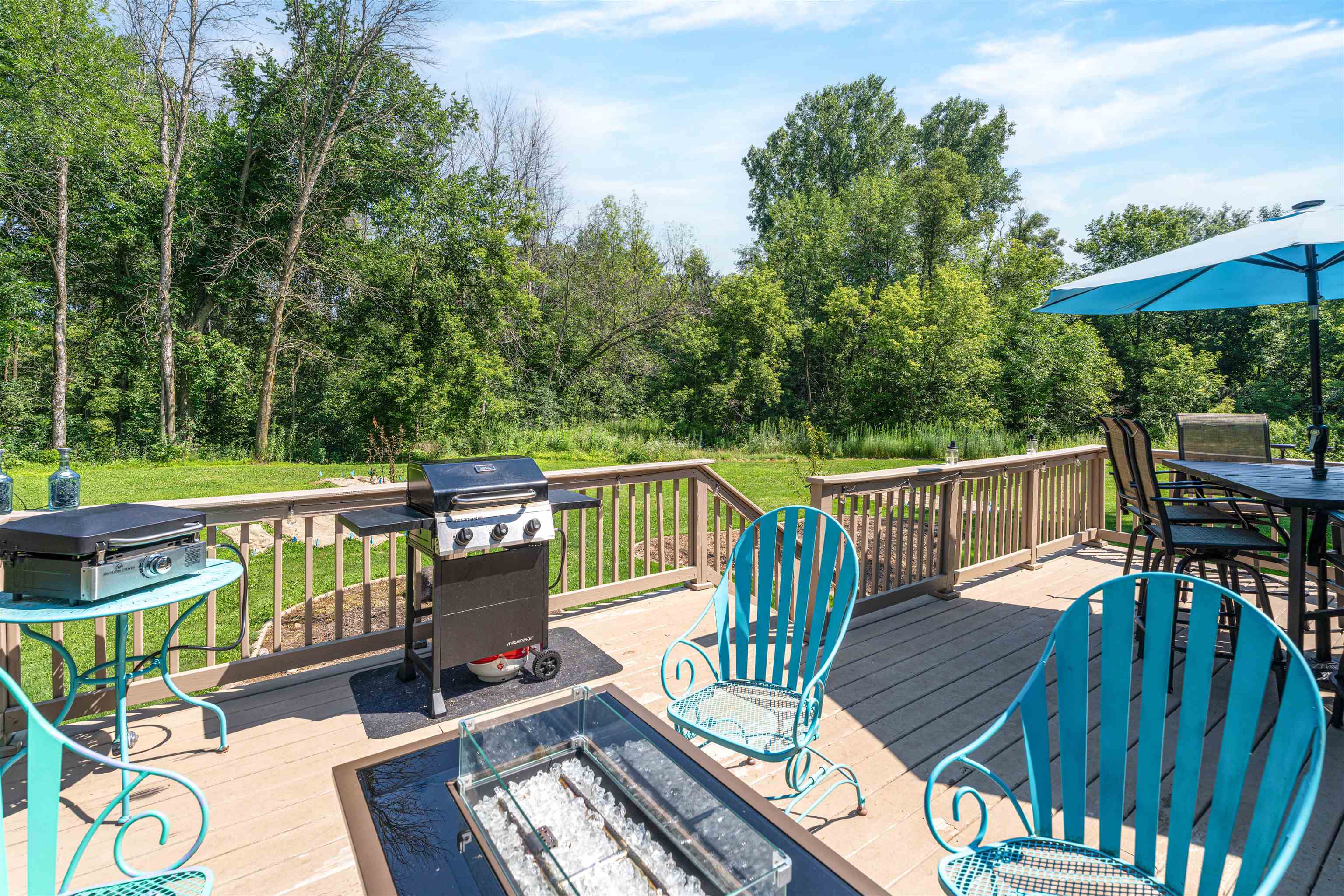 HORTONVILLE, Wisconsin, 54944, United States, 4 Bedrooms Bedrooms, ,4 BathroomsBathrooms,Residential,For Sale,1911438