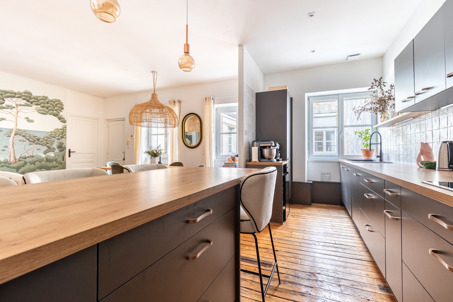  BORDEAUX – CHARTRONS – STUNNING 90 SQM APARTMENT WITH PARKING SPACE – IMMACULAT… - 物件實景