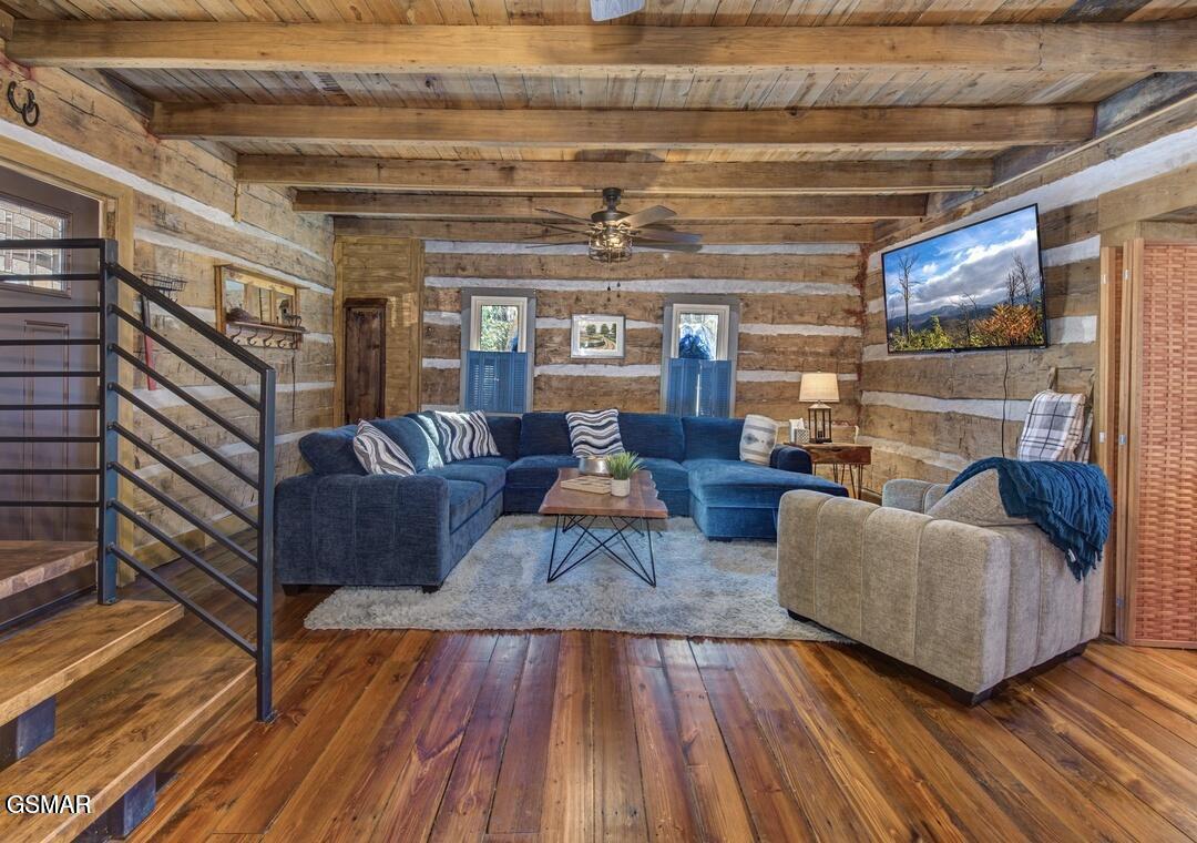 Cosby, Tennessee, 37722, United States, 3 Bedrooms Bedrooms, ,4 BathroomsBathrooms,Residential,For Sale,2036107