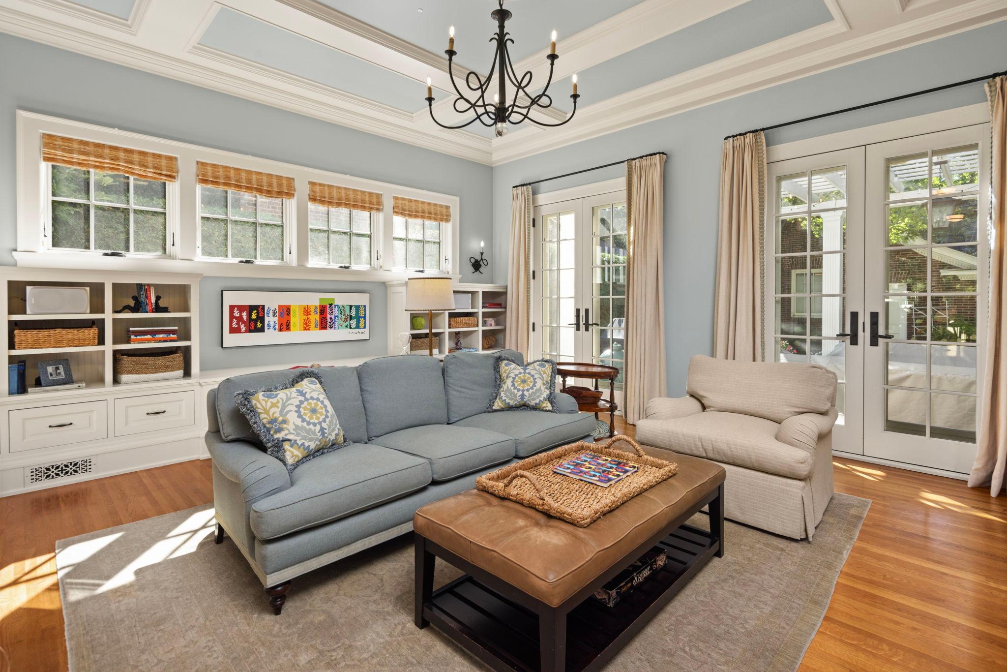 Minneapolis, Minnesota, 55405, United States, 5 Bedrooms Bedrooms, ,3 BathroomsBathrooms,Residential,For Sale,2000918