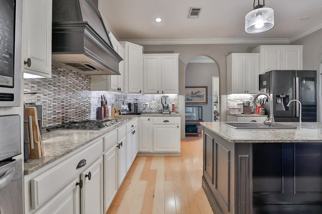 Lexington, Texas, 78947, United States, 4 Bedrooms Bedrooms, ,3 BathroomsBathrooms,Residential,For Sale,2002200