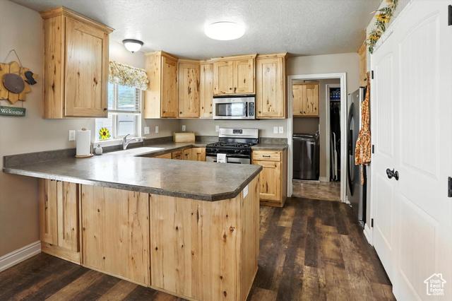 Tremonton, Utah, 84337, United States, 6 Bedrooms Bedrooms, ,3 BathroomsBathrooms,Residential,For Sale,1974496