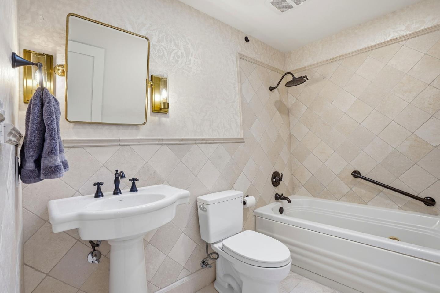 Walnut Creek, California, 94596, United States, 3 Bedrooms Bedrooms, ,4 BathroomsBathrooms,Residential,For Sale,1987935