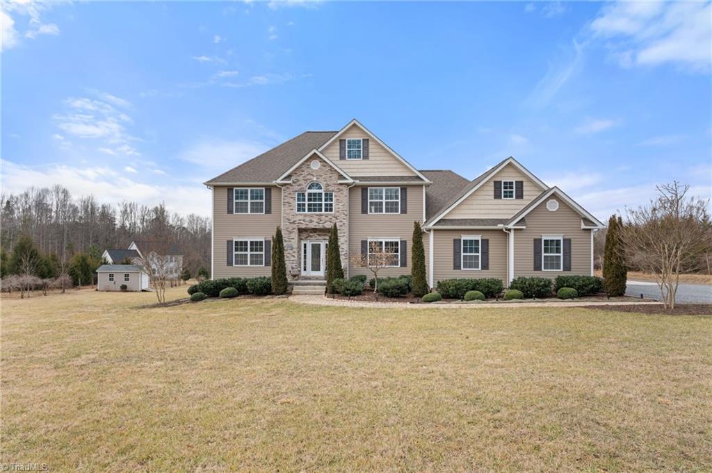 Lewisville, North Carolina, 27023, United States, 5 Bedrooms Bedrooms, ,4 BathroomsBathrooms,Residential,For Sale,1890092