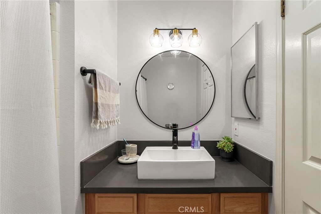 Lake Balboa, California, 91406, United States, 3 Bedrooms Bedrooms, ,3 BathroomsBathrooms,Residential,For Sale,1992024