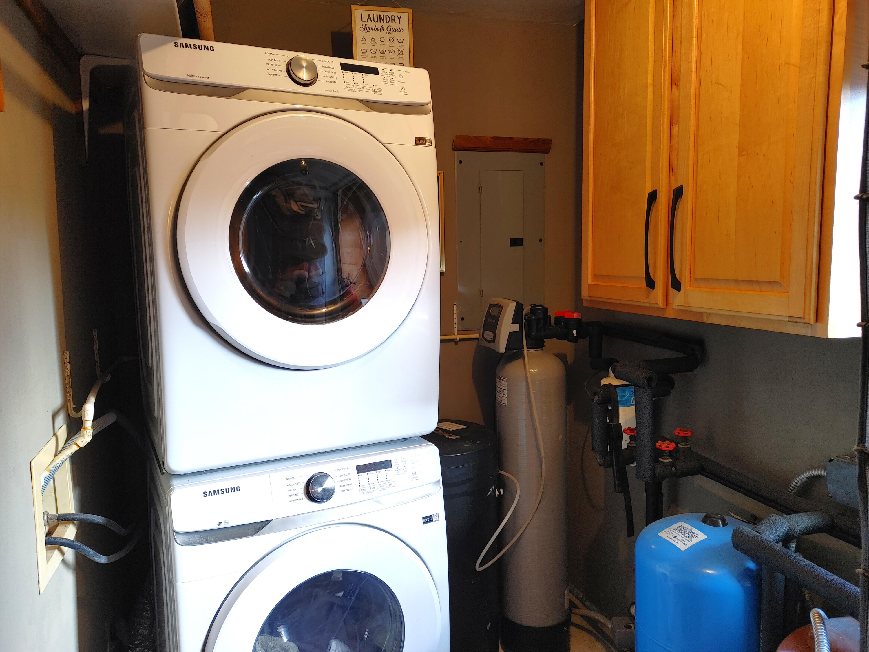 Waterford, Wisconsin, 53185, United States, 2 Bedrooms Bedrooms, ,2 BathroomsBathrooms,Residential,For Sale,1985516