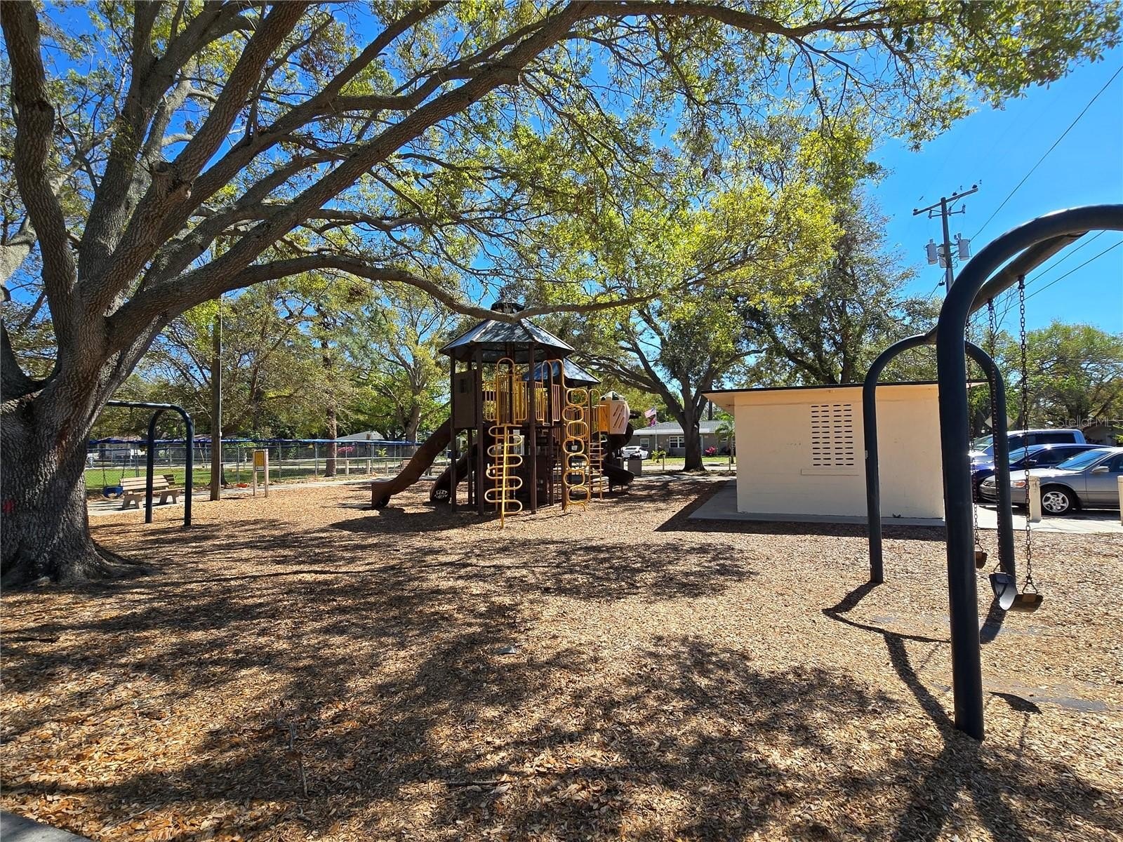 CLEARWATER, Florida, 33765, United States, 5 Bedrooms Bedrooms, ,3 BathroomsBathrooms,Residential,For Sale,2006178