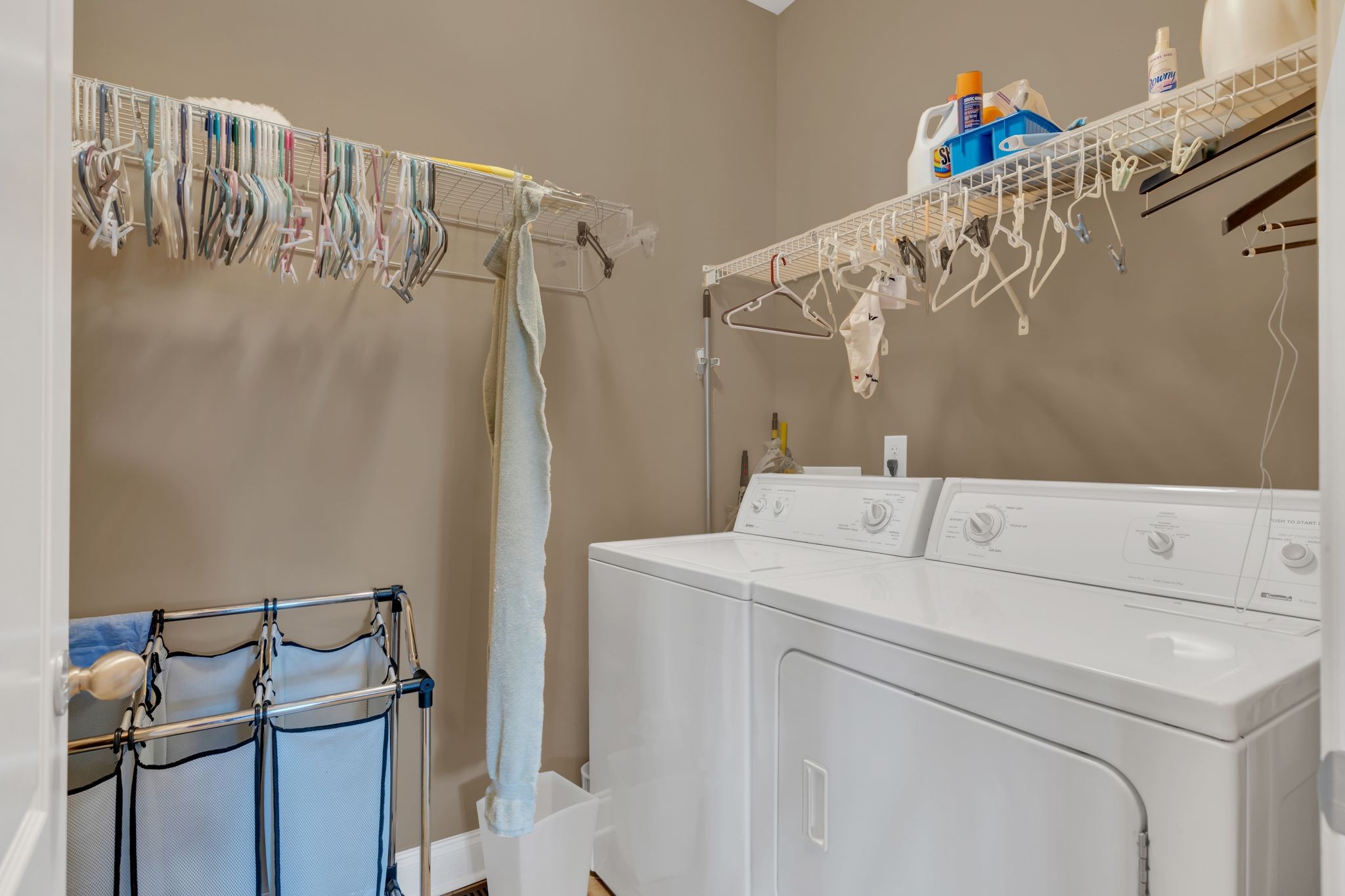 Goodlettsville, Tennessee, 37072, United States, 4 Bedrooms Bedrooms, ,4 BathroomsBathrooms,Residential,For Sale,2001545