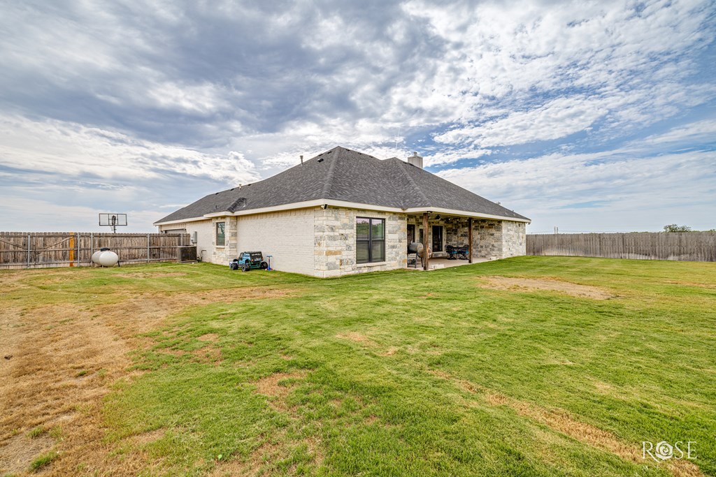 San Angelo, Texas, 76904, United States, 4 Bedrooms Bedrooms, ,3 BathroomsBathrooms,Residential,For Sale,1941771