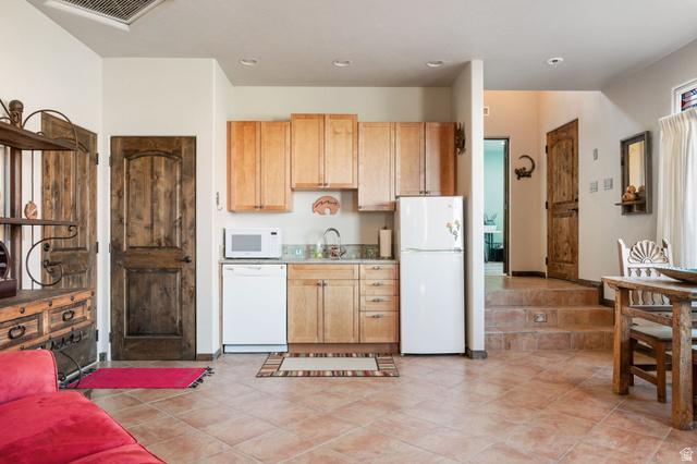 Ivins, Utah, 84738, United States, 3 Bedrooms Bedrooms, ,3 BathroomsBathrooms,Residential,For Sale,2048835