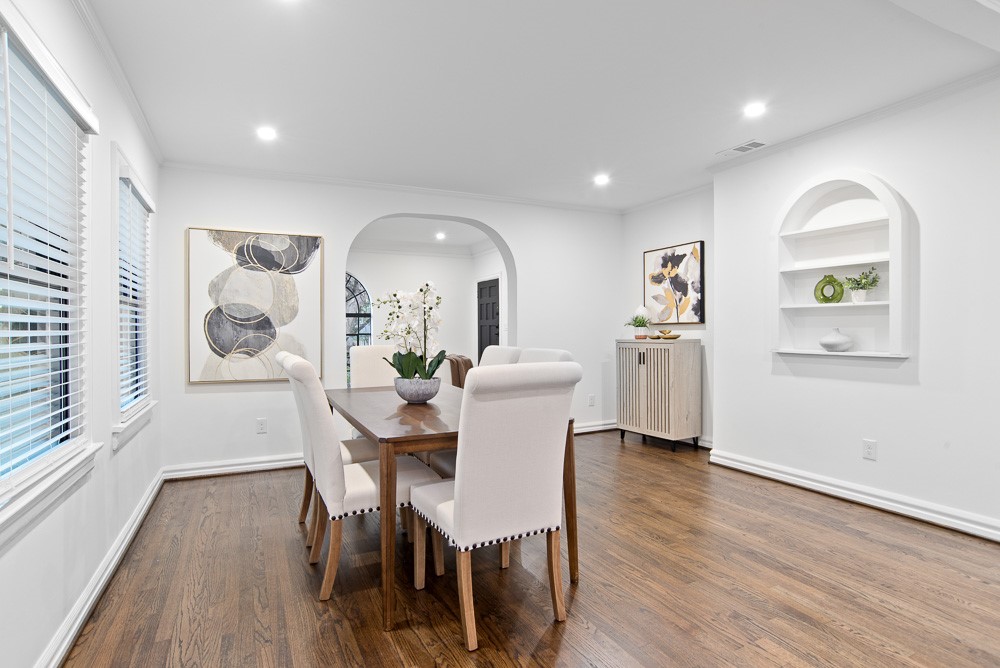 Dallas, Texas, 75203, United States, 2 Bedrooms Bedrooms, ,2 BathroomsBathrooms,Residential,For Sale,1993579