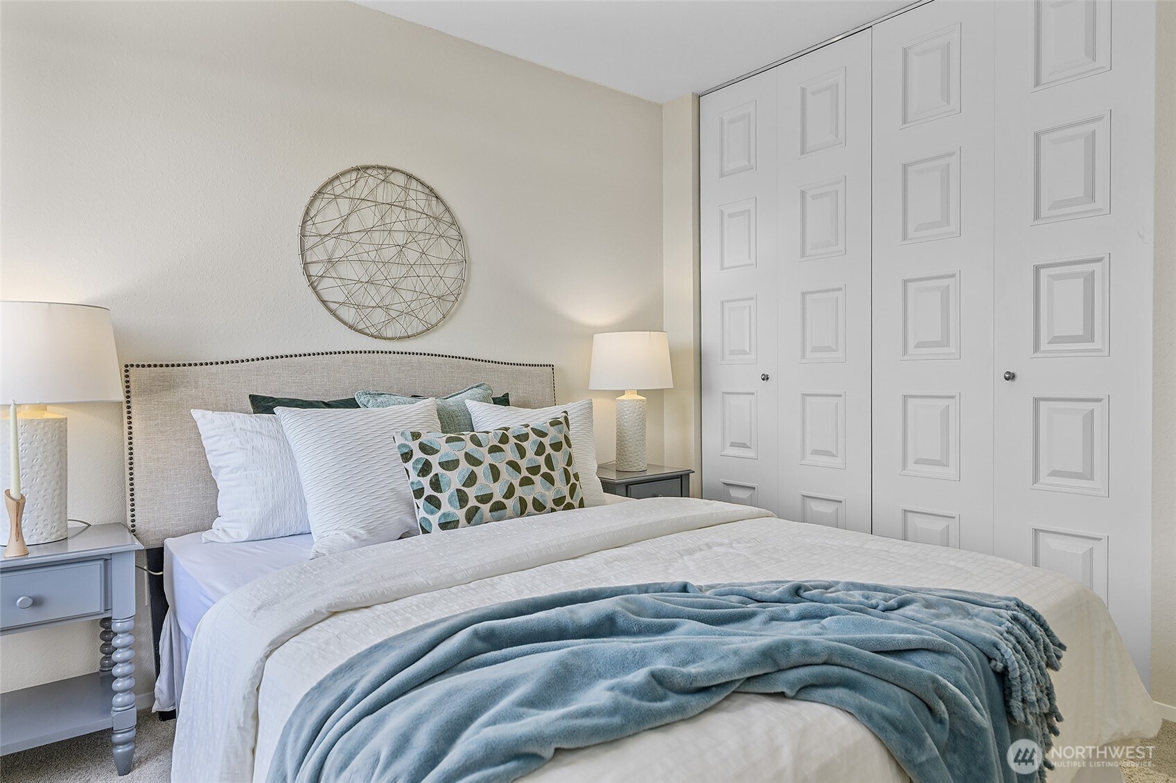 Seattle, Washington, 98199, United States, 2 Bedrooms Bedrooms, ,2 BathroomsBathrooms,Residential,For Sale,1848427