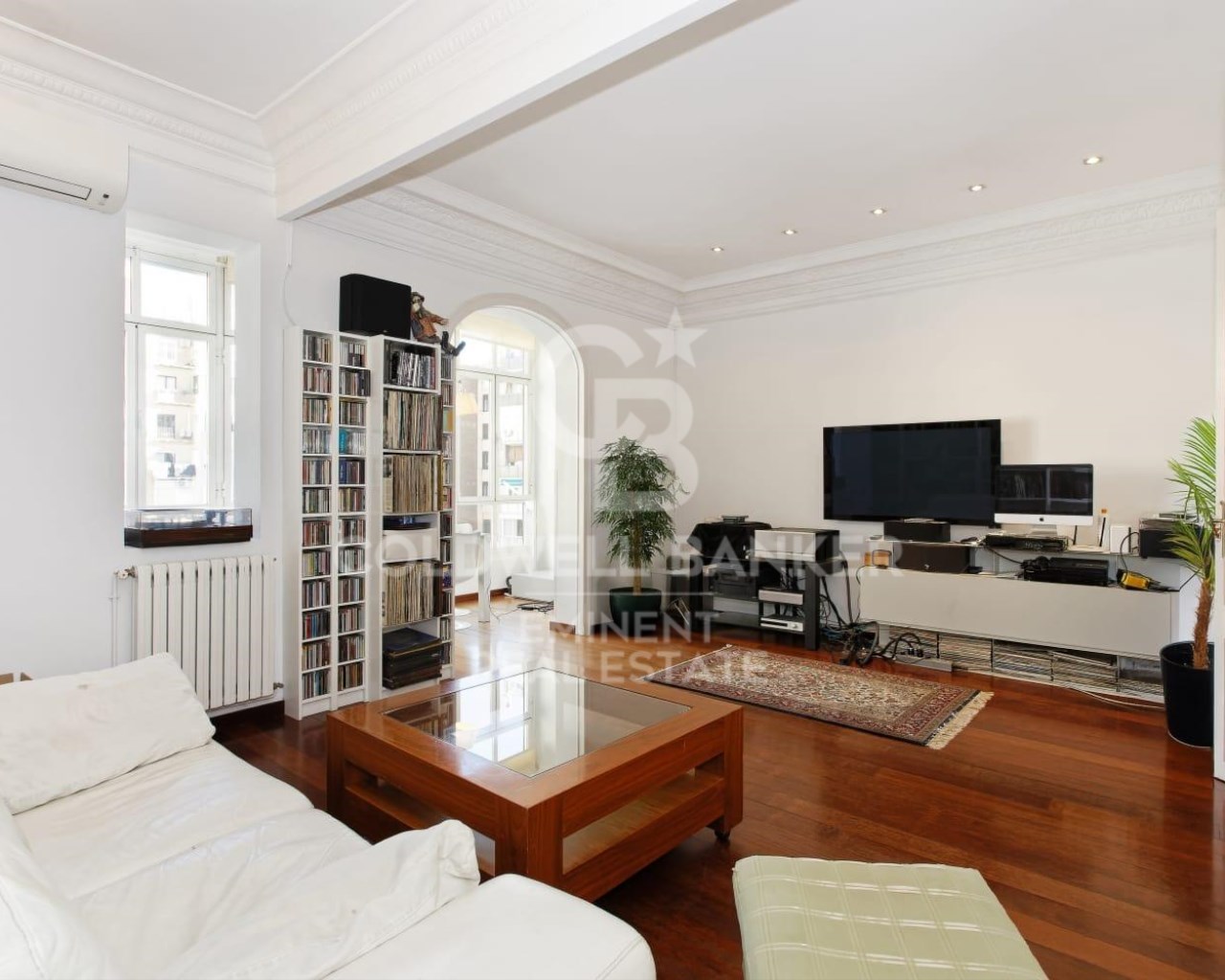 Barcelona, Catalonia, ES, 4 Bedrooms Bedrooms, ,2 BathroomsBathrooms,Residential,For Sale,1694792