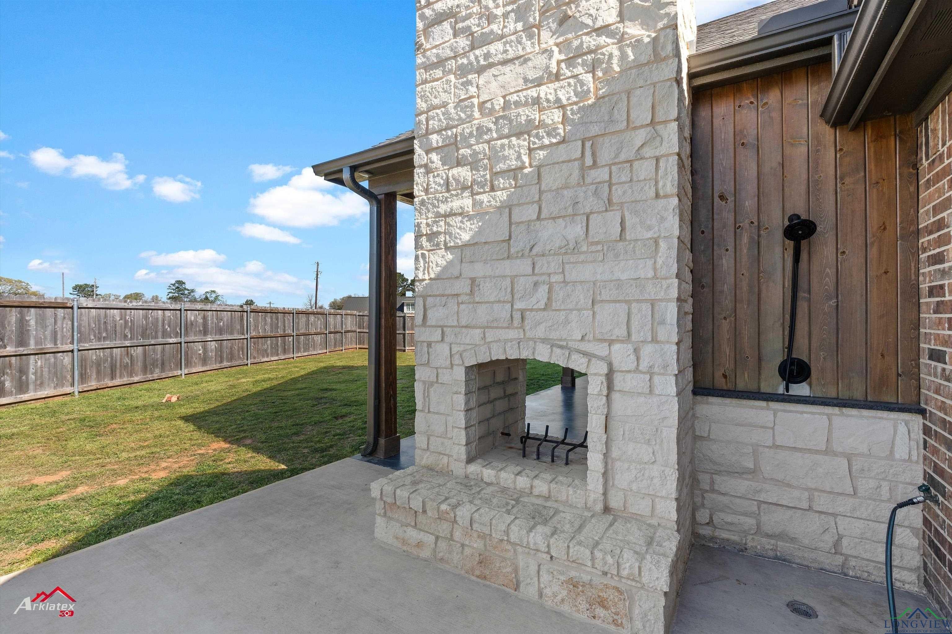 Hallsville, Texas, 75650-3511, United States, 4 Bedrooms Bedrooms, ,3 BathroomsBathrooms,Residential,For Sale,1980280