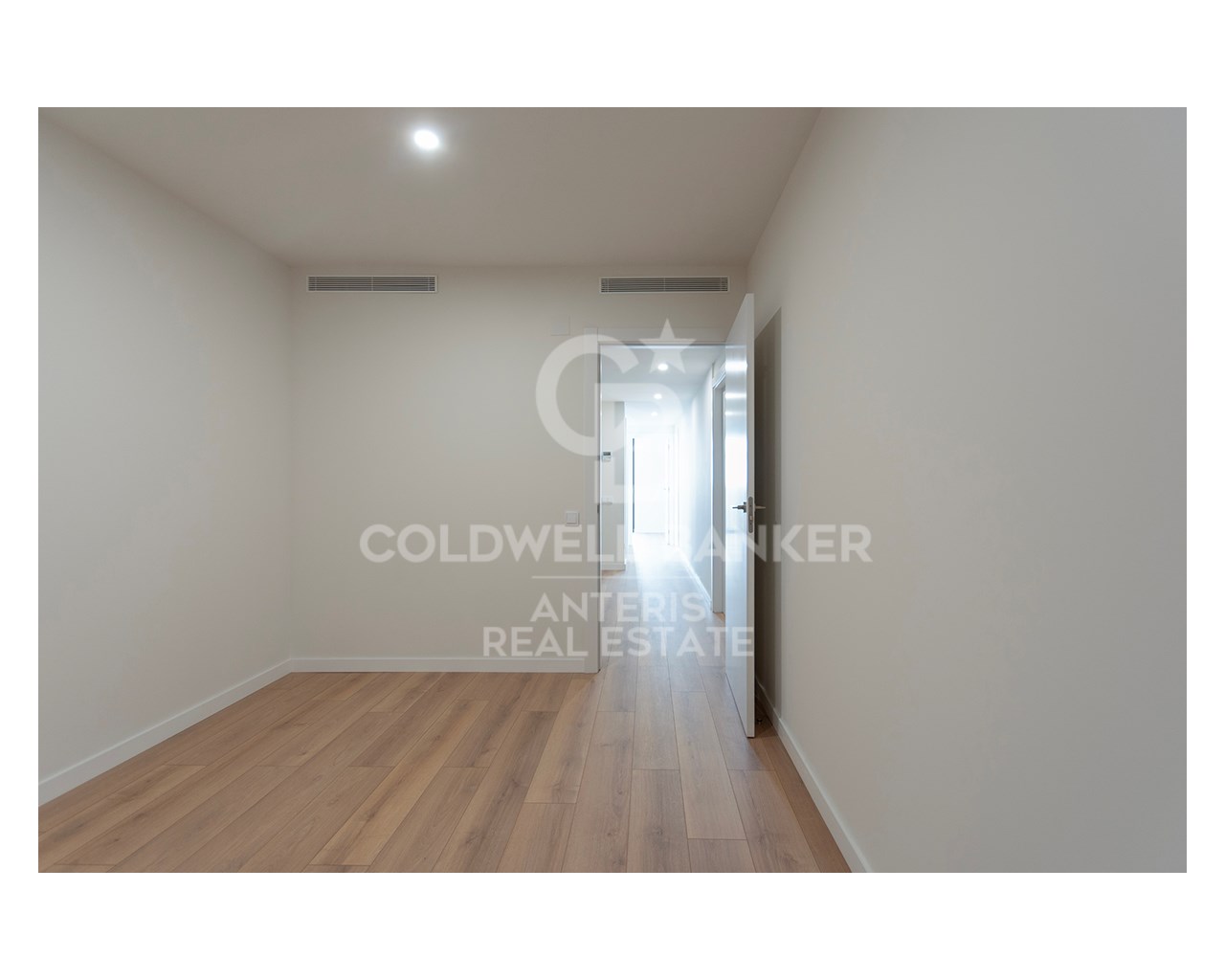 Barcelona, Barcelona, Sants ? Montju?c, Sants - Ba, Barcelona, Catalonia, ES, 3 Bedrooms Bedrooms, ,2 BathroomsBathrooms,Residential,For Sale,Barcelona, Barcelona, Sants ? Montju?c, Sants - Ba,1556908