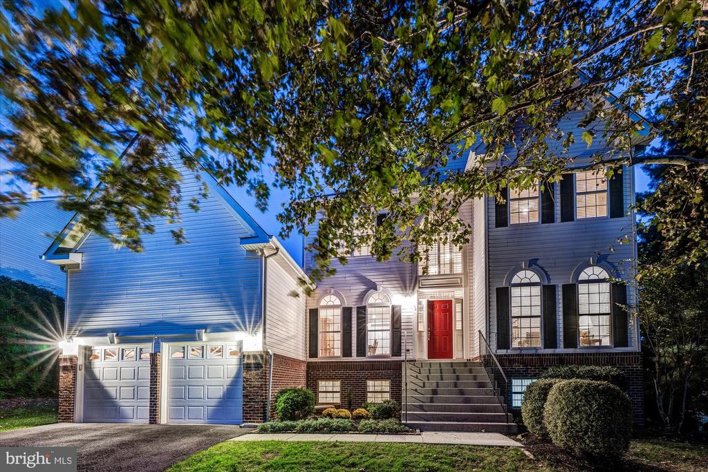 Leesburg, Virginia, 20175, United States, 5 Bedrooms Bedrooms, ,4 BathroomsBathrooms,Residential,For Sale,1987401