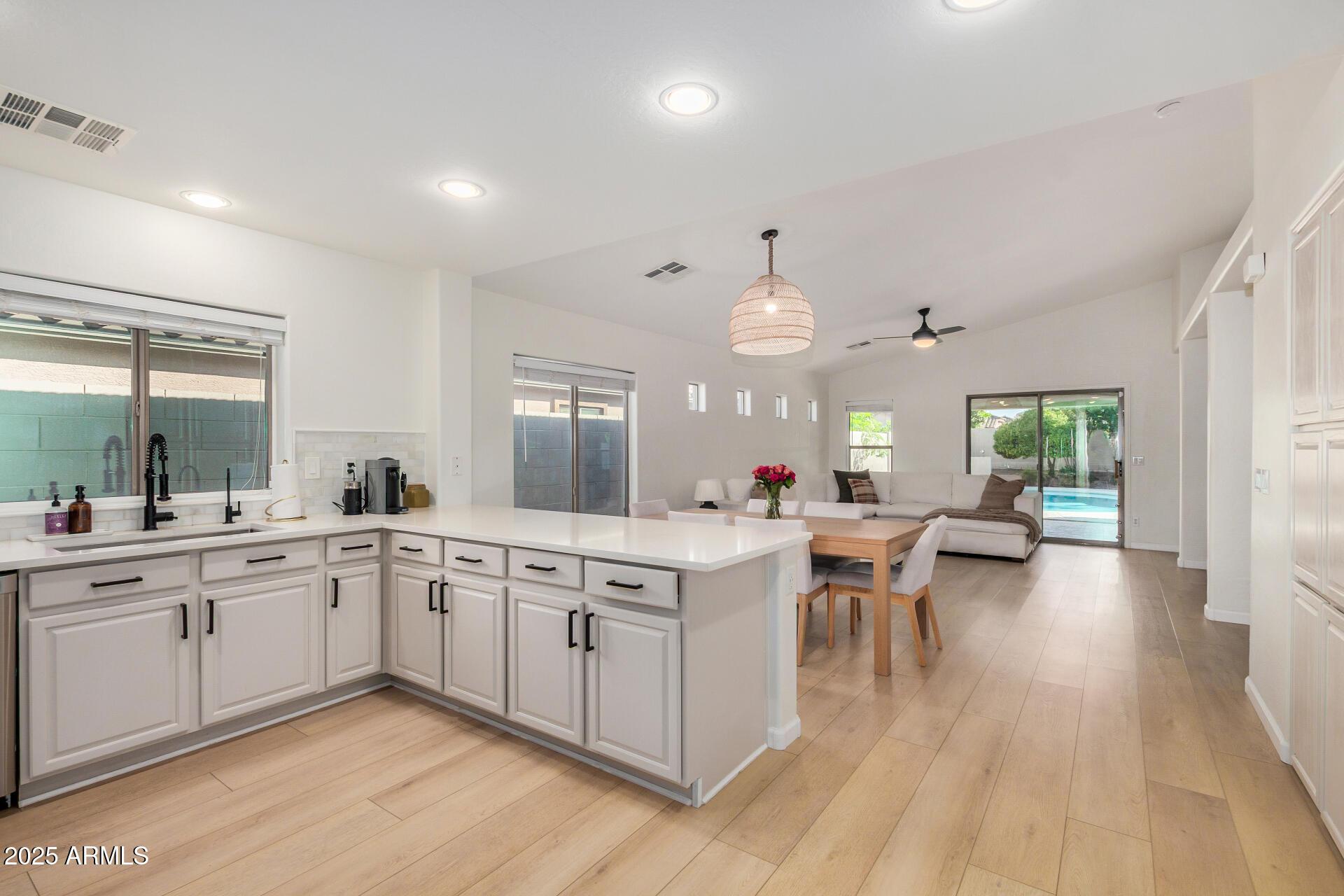 Gilbert, Arizona, 85295, United States, 3 Bedrooms Bedrooms, ,2 BathroomsBathrooms,Residential,For Sale,1990511