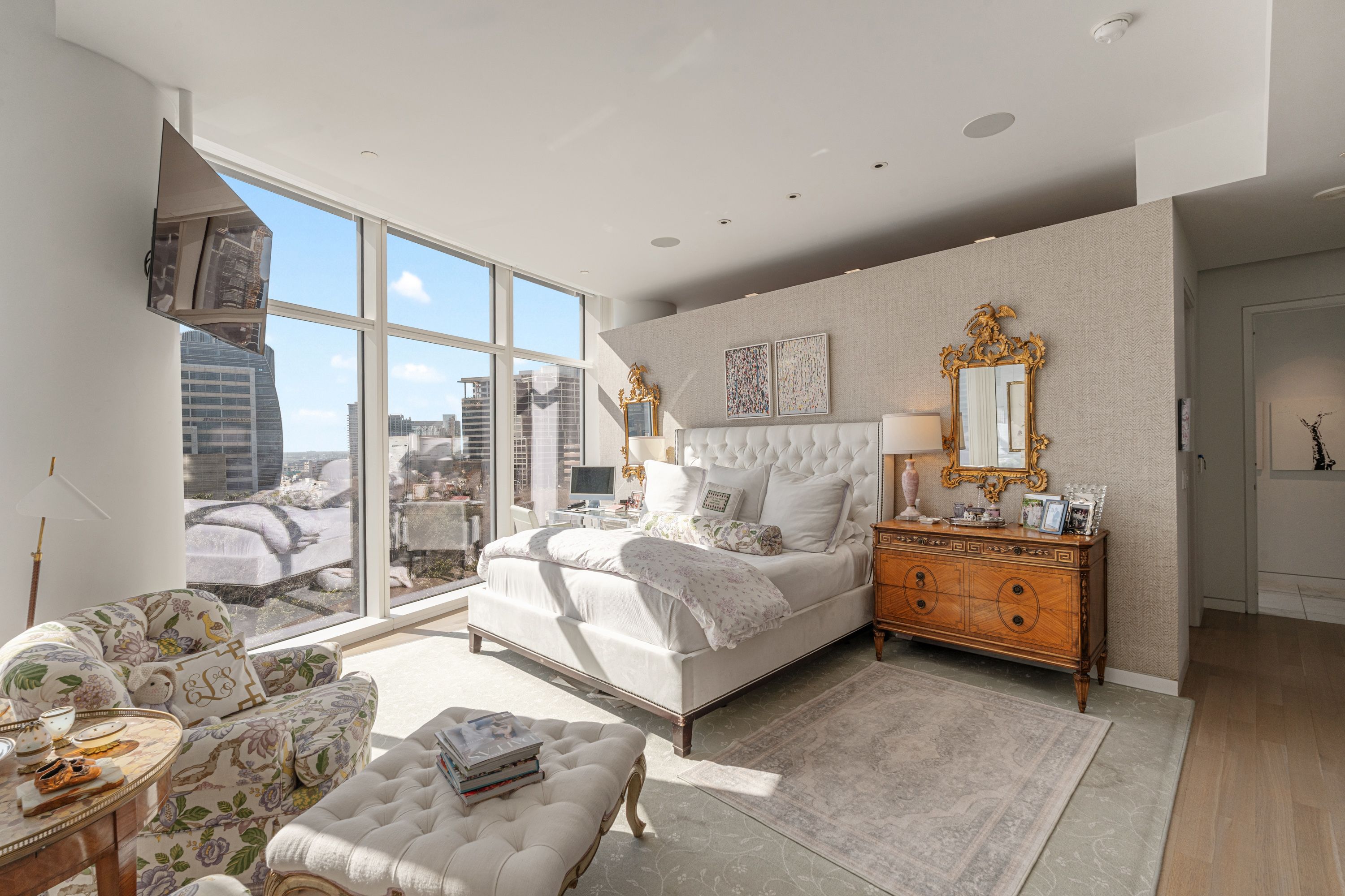  Distinctive Residence with Refined Custom Interiors - 物件實景