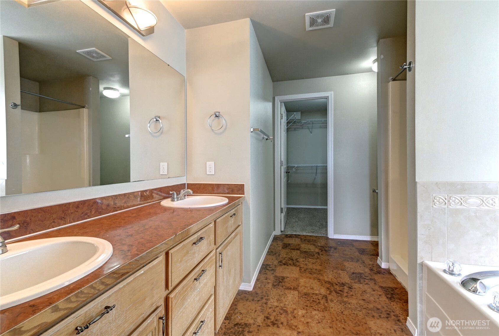 Covington, Washington, 98042, United States, 5 Bedrooms Bedrooms, ,3 BathroomsBathrooms,Residential,For Sale,2002094