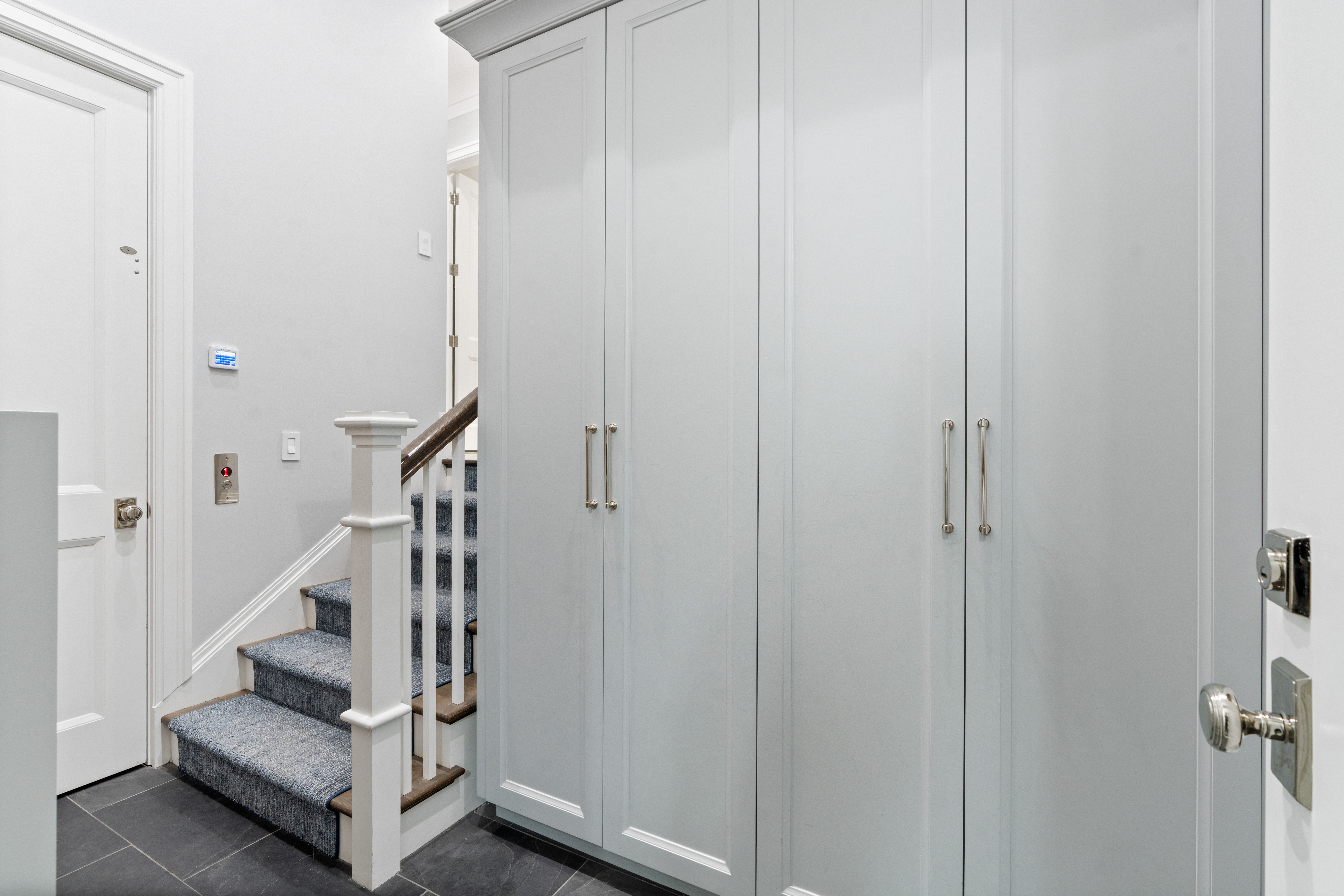  A Rare Opportunity to Own a 5,245-Square-Foot Single-Family Home - 物件實景