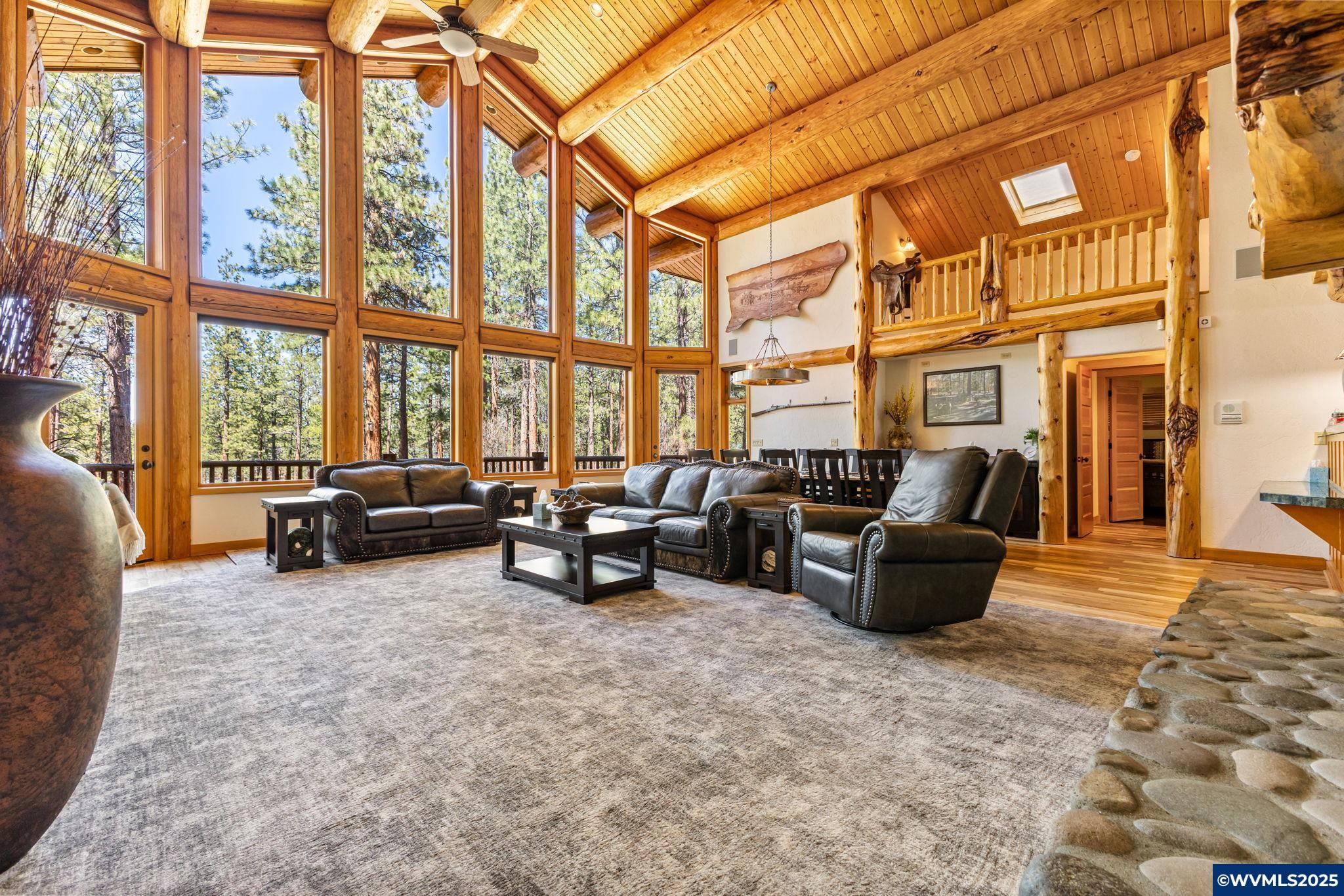 Sisters, Oregon, 97759, United States, 3 Bedrooms Bedrooms, ,6 BathroomsBathrooms,Residential,For Sale,1784576
