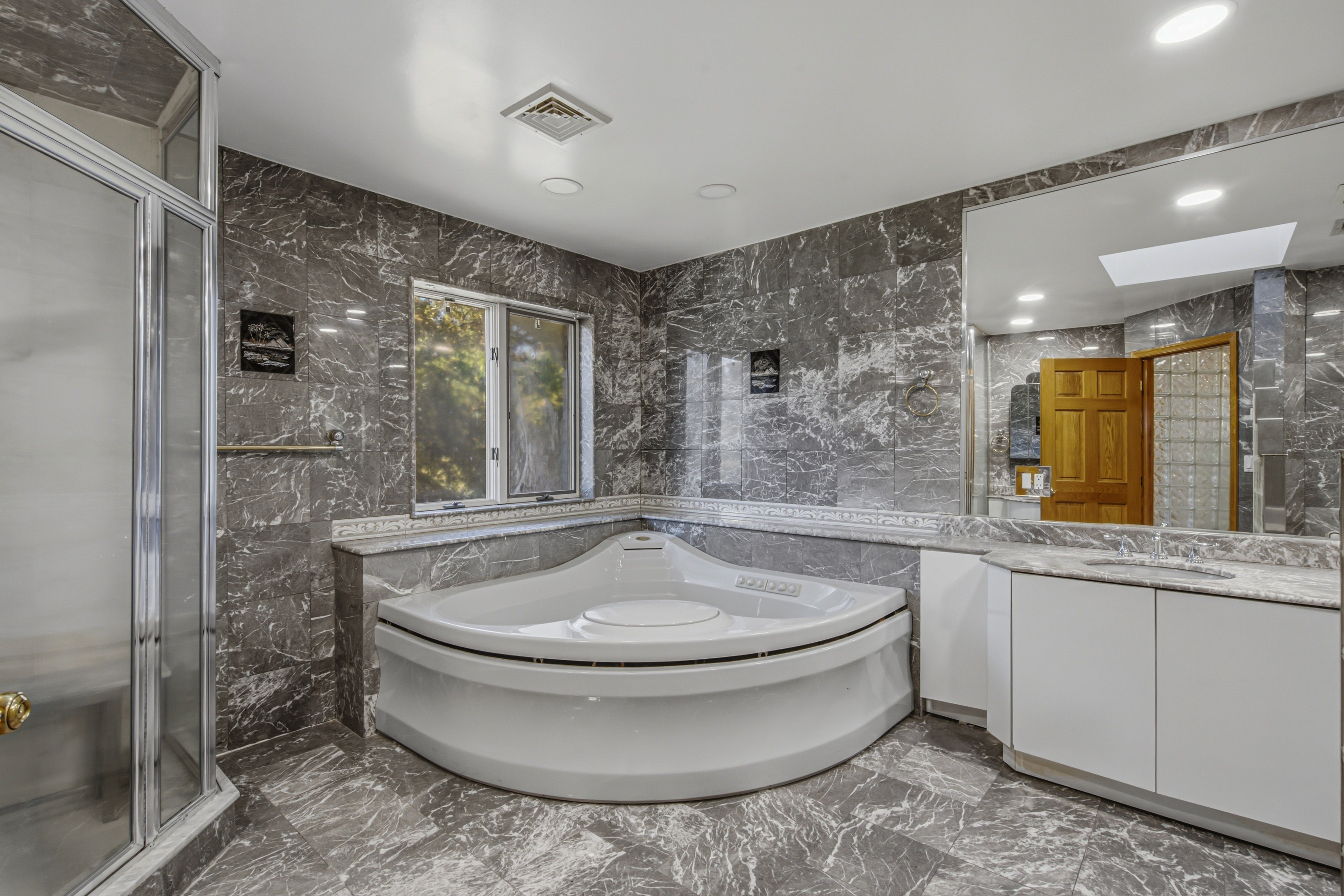  8 Hamilton Drive, Roslyn, NY, 11576 - 物件實景
