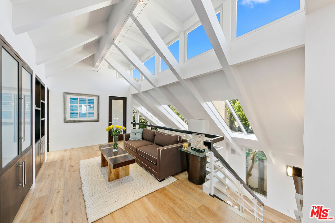 Malibu, California, 90265, United States, 3 Bedrooms Bedrooms, ,4 BathroomsBathrooms,Residential,For Sale,1807694