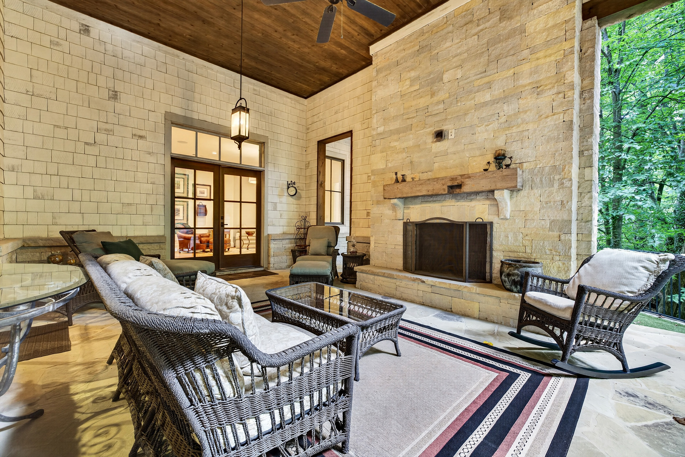  Exceptional Custom Residence Nestled on Private Wooded Lot in Chastain Park - 物件實景