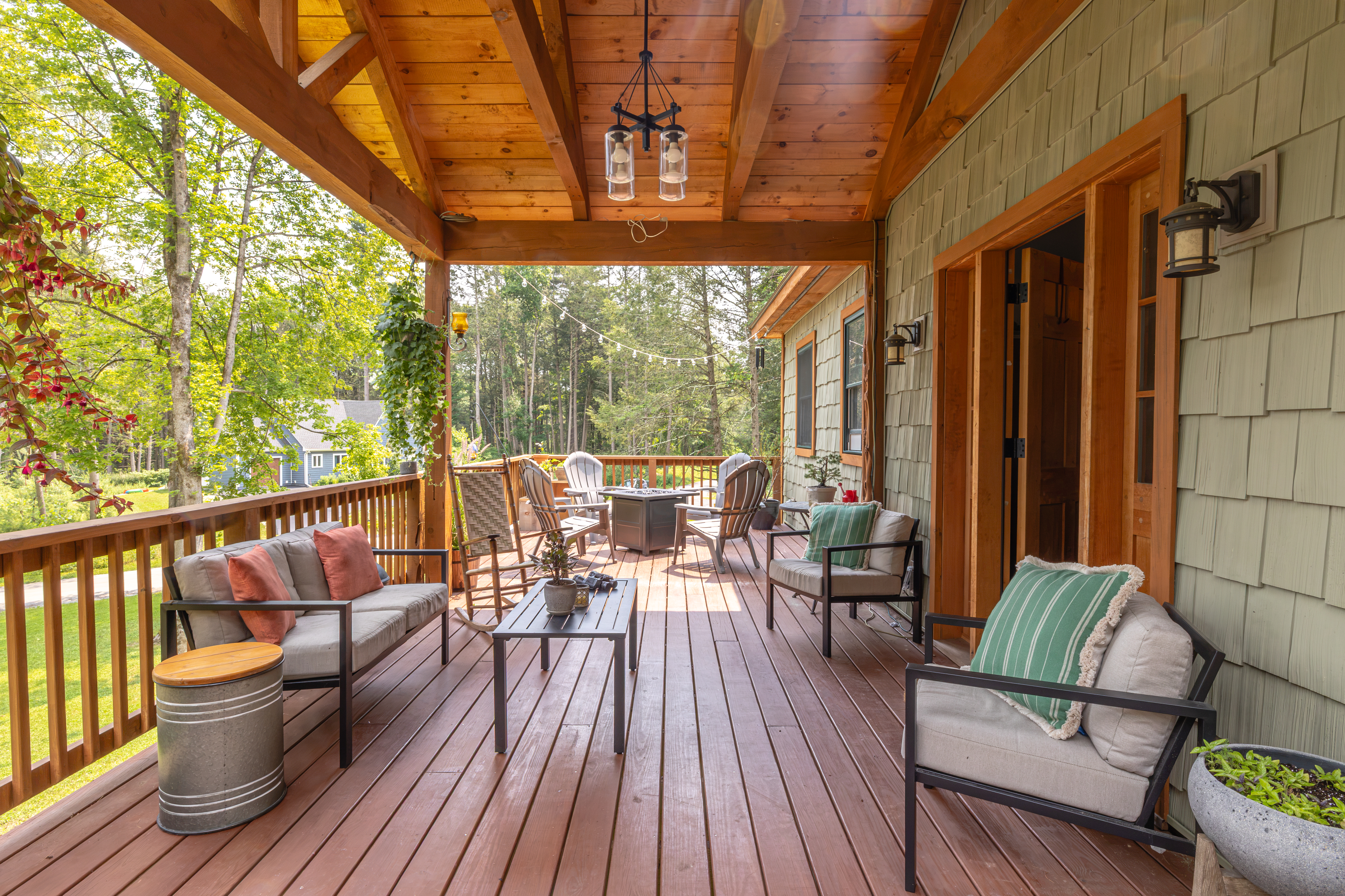  New-Construction Craftsman Contemporary with Hiking at Your Fingertips - 物件實景
