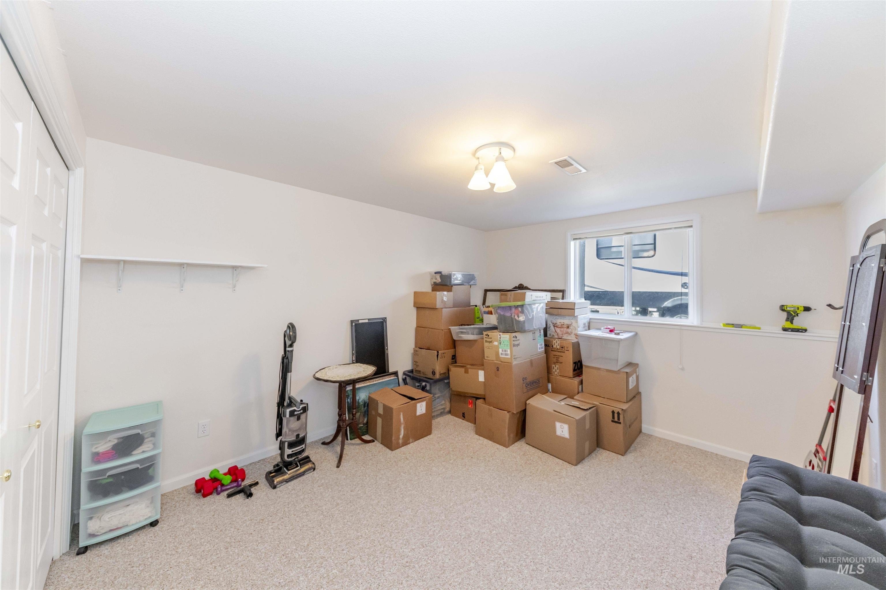 Lewiston, Idaho, 83501, United States, 4 Bedrooms Bedrooms, ,3 BathroomsBathrooms,Residential,For Sale,1936984