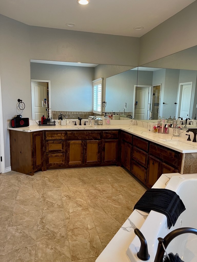 Odessa, Texas, 79765, United States, 4 Bedrooms Bedrooms, ,3 BathroomsBathrooms,Residential,For Sale,1978469