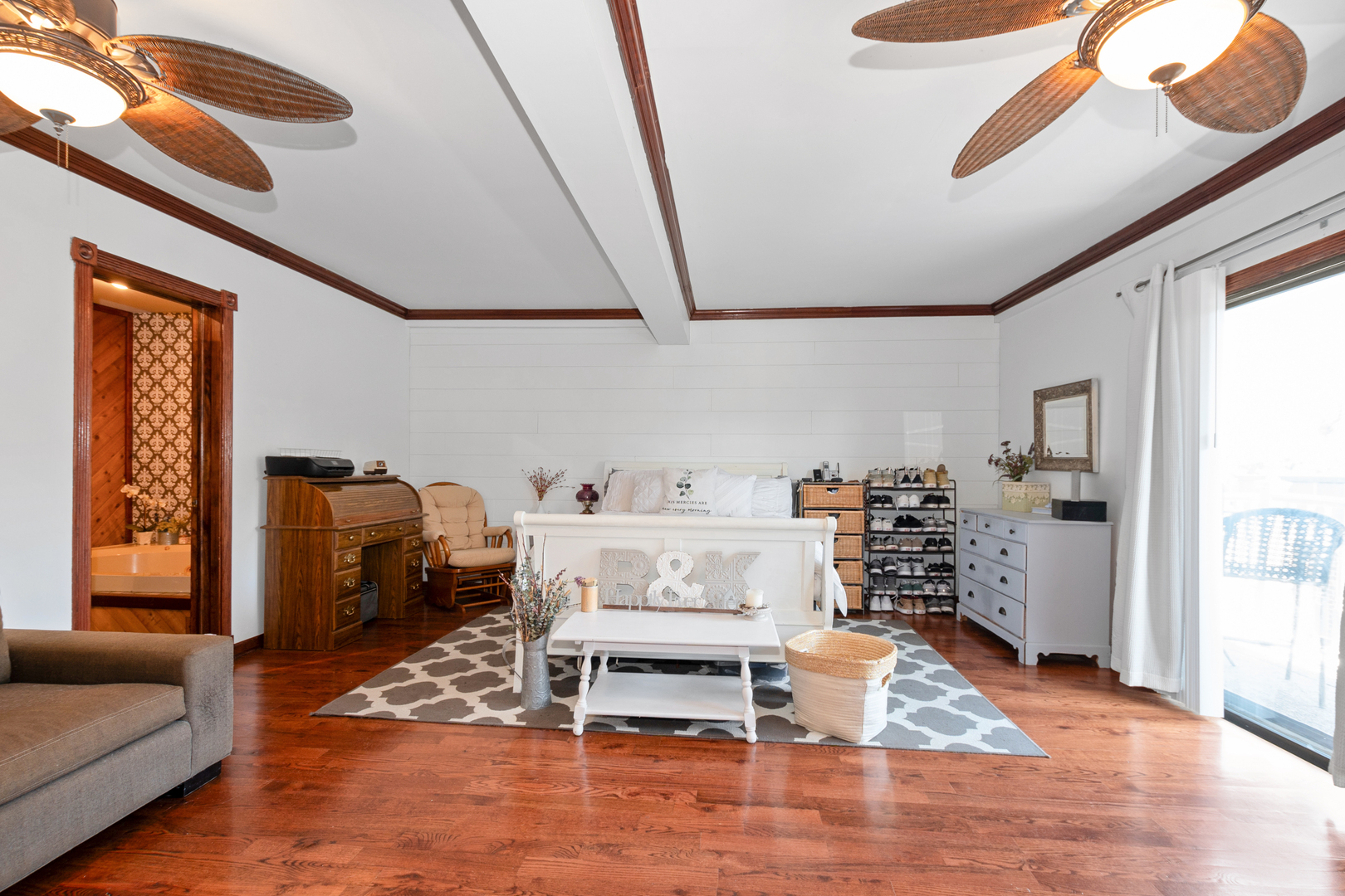 Tinley Park, Illinois, 60487, United States, 6 Bedrooms Bedrooms, ,4 BathroomsBathrooms,Residential,For Sale,1984113