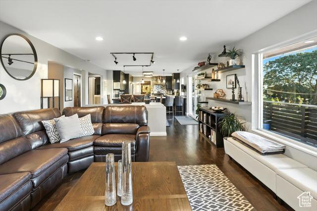 Salt Lake City, Utah, 84124, United States, 4 Bedrooms Bedrooms, ,4 BathroomsBathrooms,Residential,For Sale,1904516