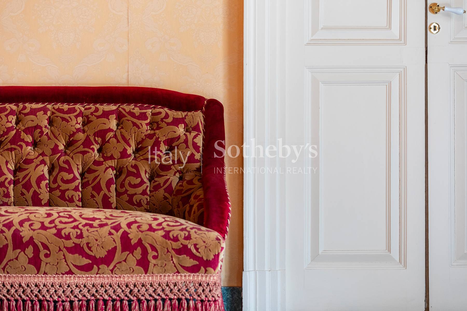  A prestigious stately home with large terraces overlooking the high street - 物件實景