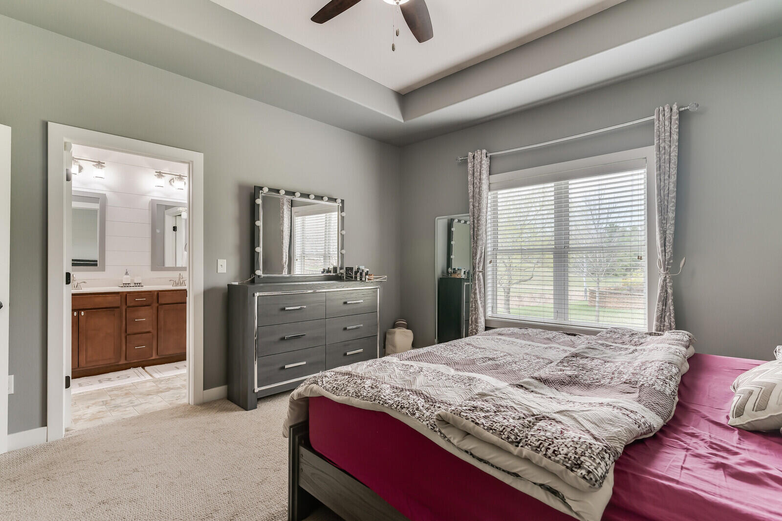 Onalaska, Wisconsin, 54650, United States, 3 Bedrooms Bedrooms, ,3 BathroomsBathrooms,Residential,For Sale,2037961