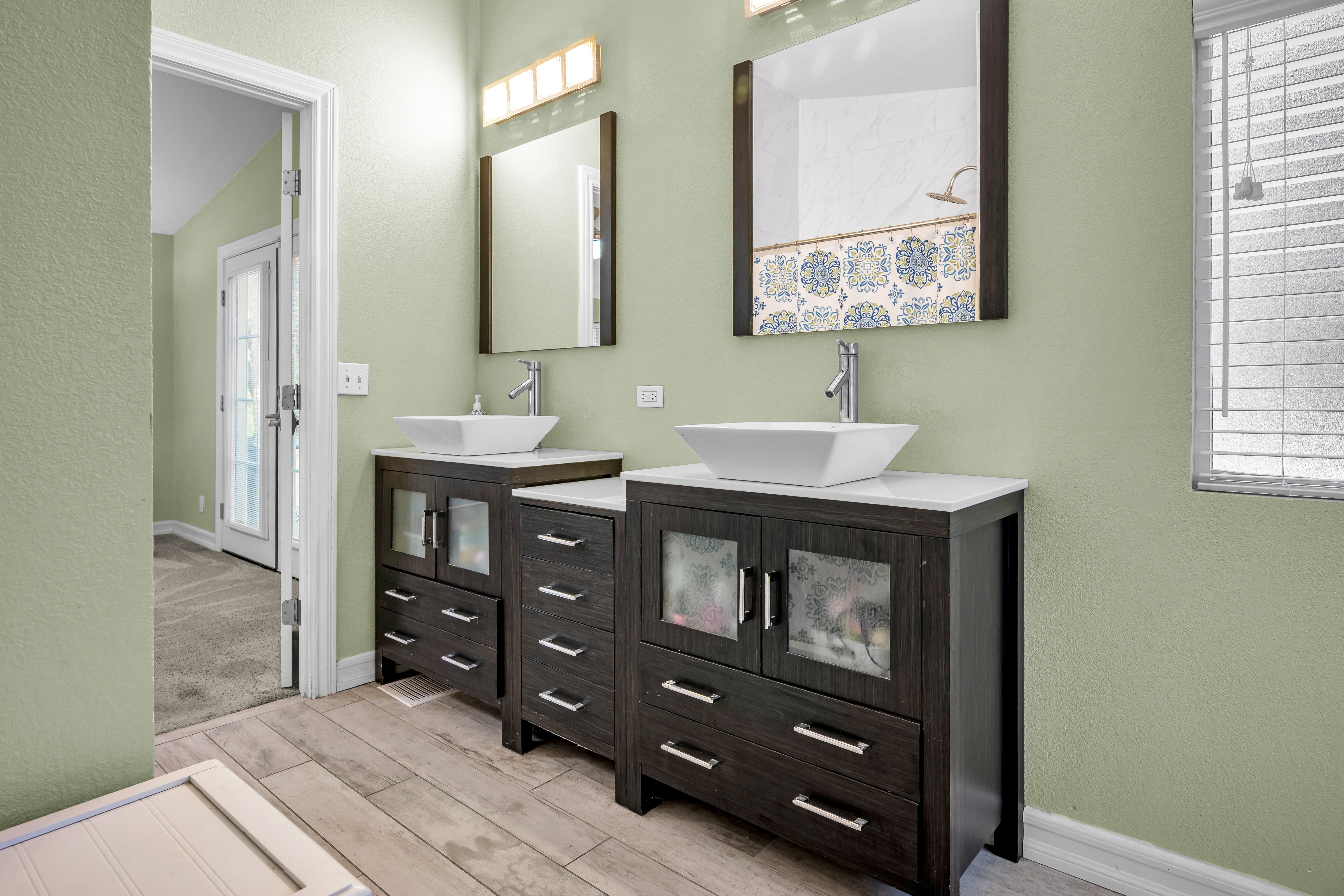 Willits, California, 95490, United States, 4 Bedrooms Bedrooms, ,3 BathroomsBathrooms,Residential,For Sale,1980811