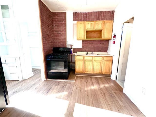 Jersey City, New Jersey, 07305, United States, 5 Bedrooms Bedrooms, ,3 BathroomsBathrooms,Residential,For Sale,1994746