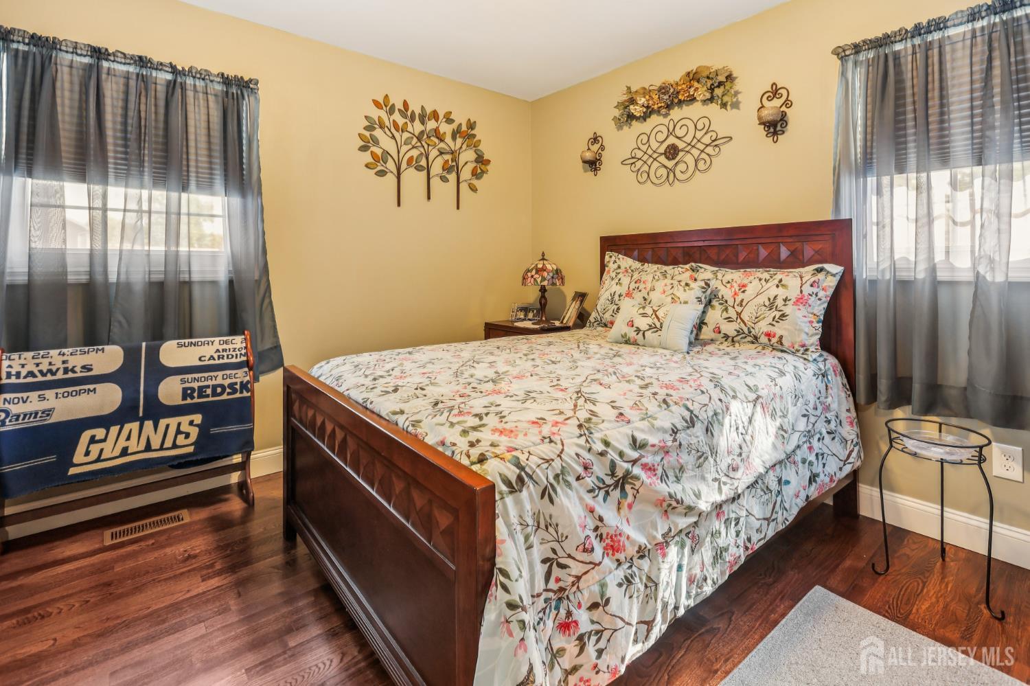 Woodbridge Proper, New Jersey, 07095, United States, 3 Bedrooms Bedrooms, ,2 BathroomsBathrooms,Residential,For Sale,1969117