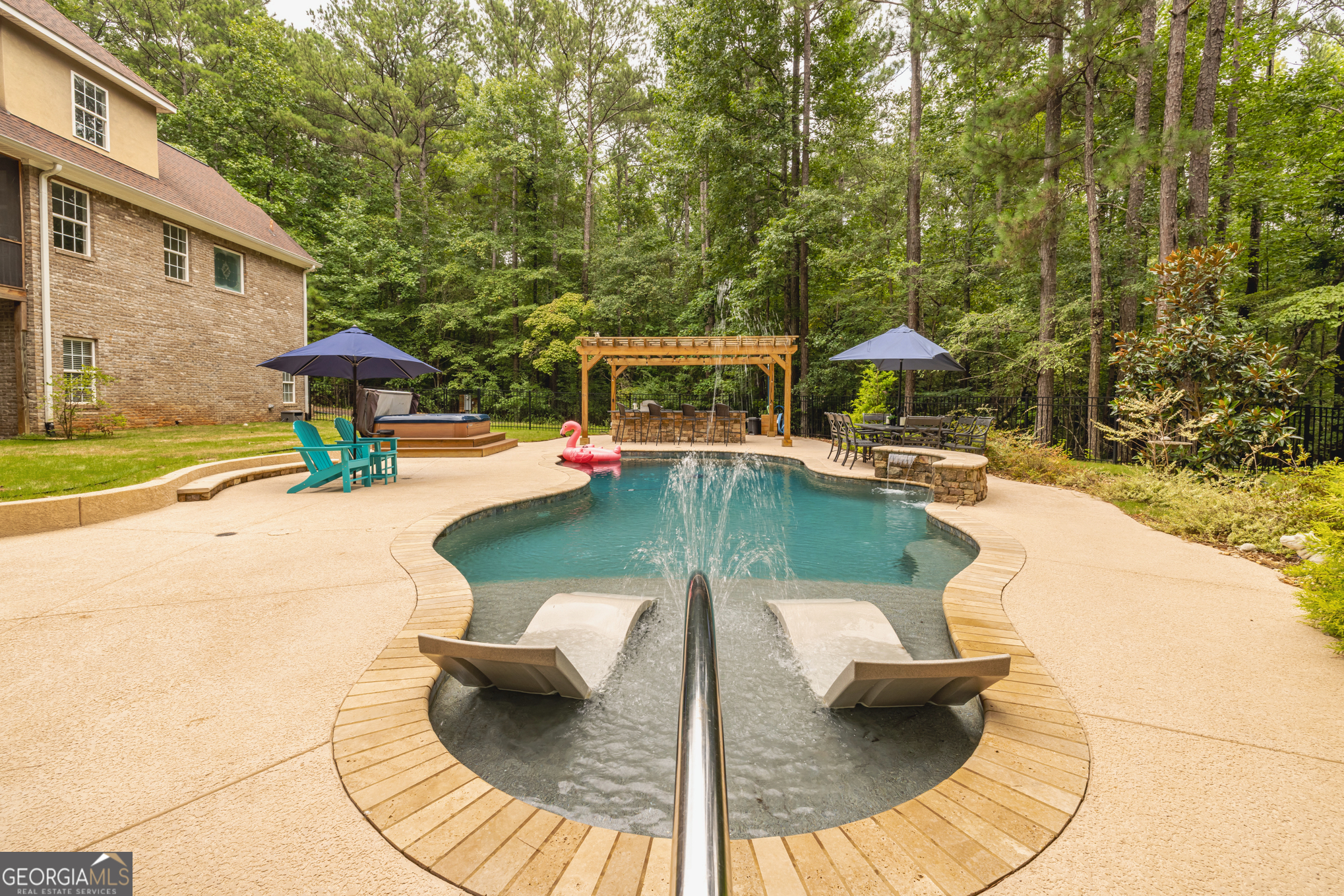 Newnan, Georgia, 30263, United States, 4 Bedrooms Bedrooms, ,5 BathroomsBathrooms,Residential,For Sale,1932602