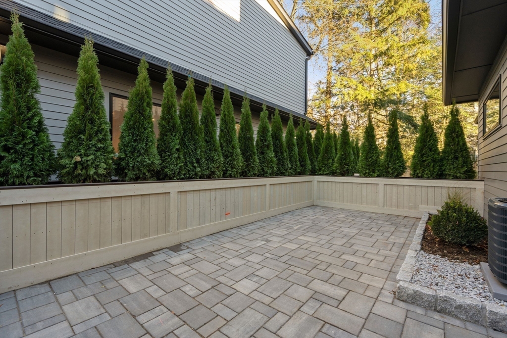 Newton, Massachusetts, 02461, United States, 5 Bedrooms Bedrooms, ,5 BathroomsBathrooms,Residential,For Sale,1995999