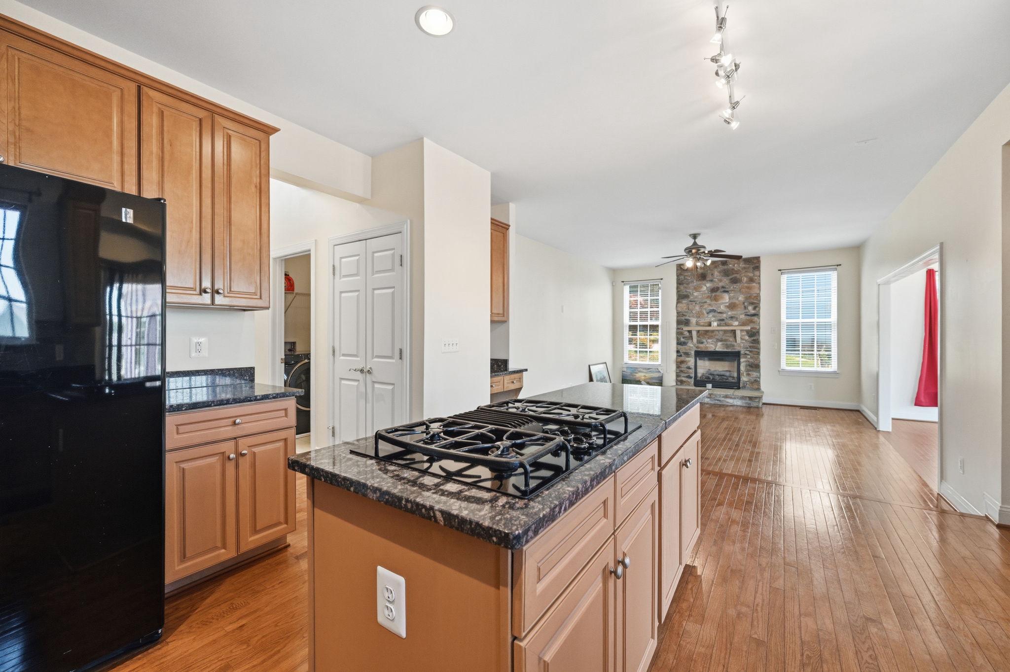 Triangle, Virginia, 22172, United States, 5 Bedrooms Bedrooms, ,4 BathroomsBathrooms,Residential,For Sale,2048381