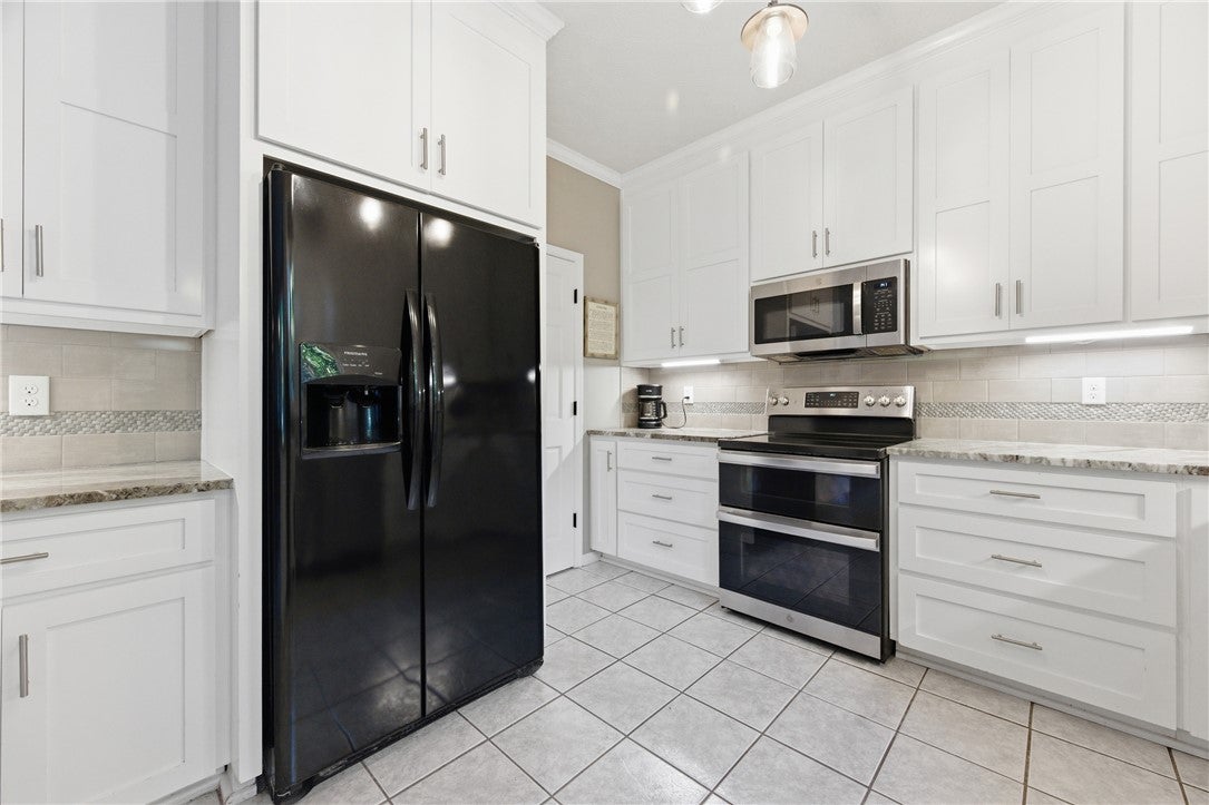 Yorktown, Virginia, 23693, United States, 6 Bedrooms Bedrooms, ,3 BathroomsBathrooms,Residential,For Sale,1987855