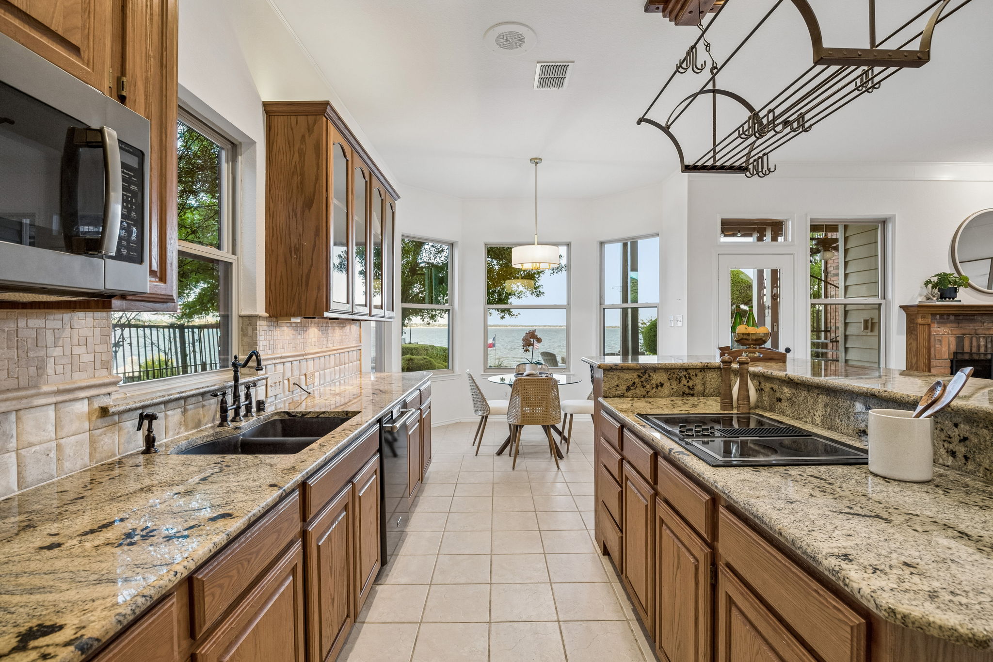  Rare One Owner Lakefront Oasis on Lake Ray Hubbard  Waterfront with Pool - 物件實景