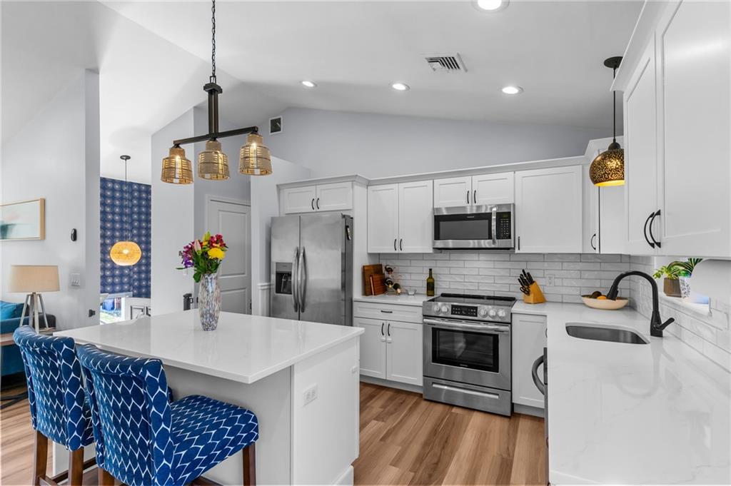 Cranston, Rhode Island, 02910, United States, 3 Bedrooms Bedrooms, ,3 BathroomsBathrooms,Residential,For Sale,1915562