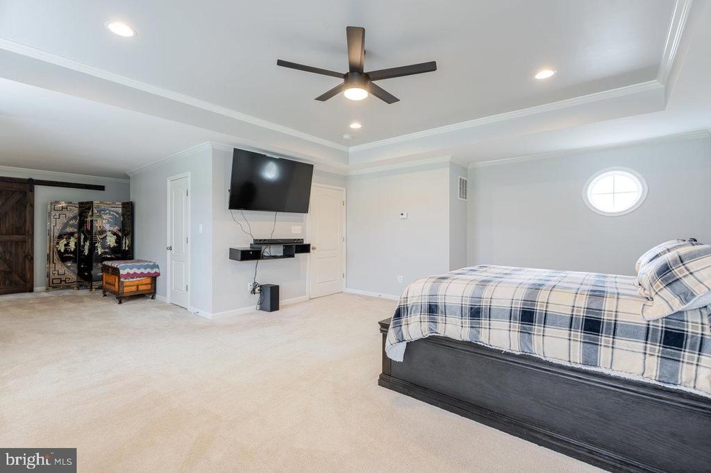 Charles Town, West Virginia, 25414, United States, 4 Bedrooms Bedrooms, ,5 BathroomsBathrooms,Residential,For Sale,1965453