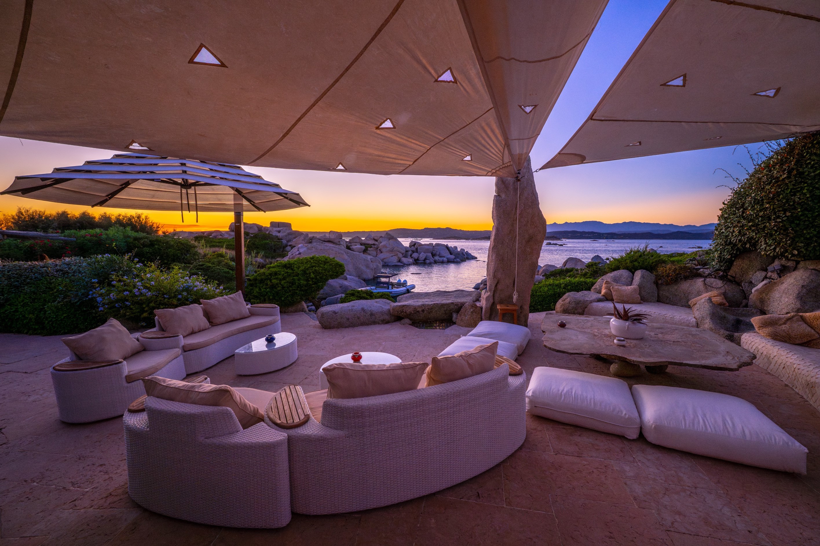  SALE : Waterfront property - Private cove - Architect Savin Couelle - Ile de Ca… - 物件實景