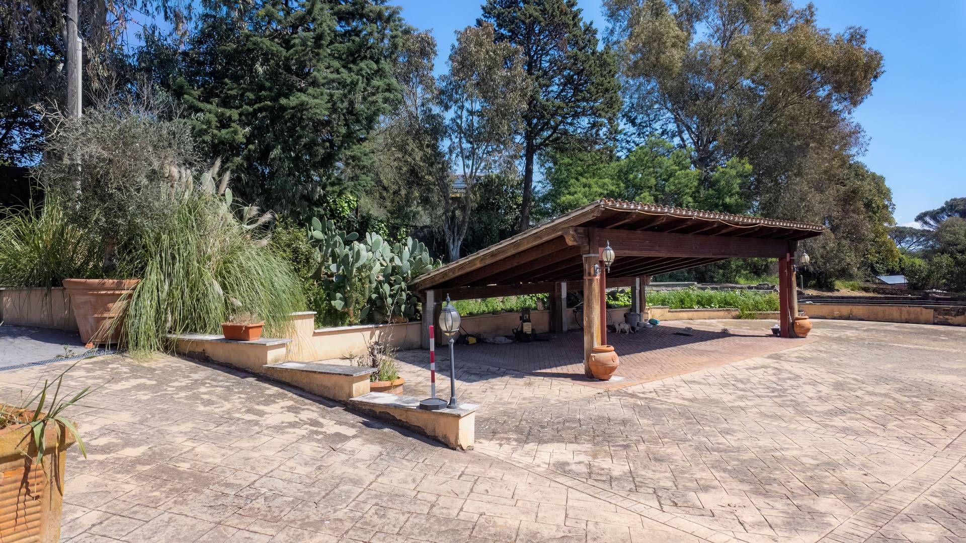 Roma, Roma, 00100, IT, 4 Bedrooms Bedrooms, ,4 BathroomsBathrooms,Residential,For Sale,1932410