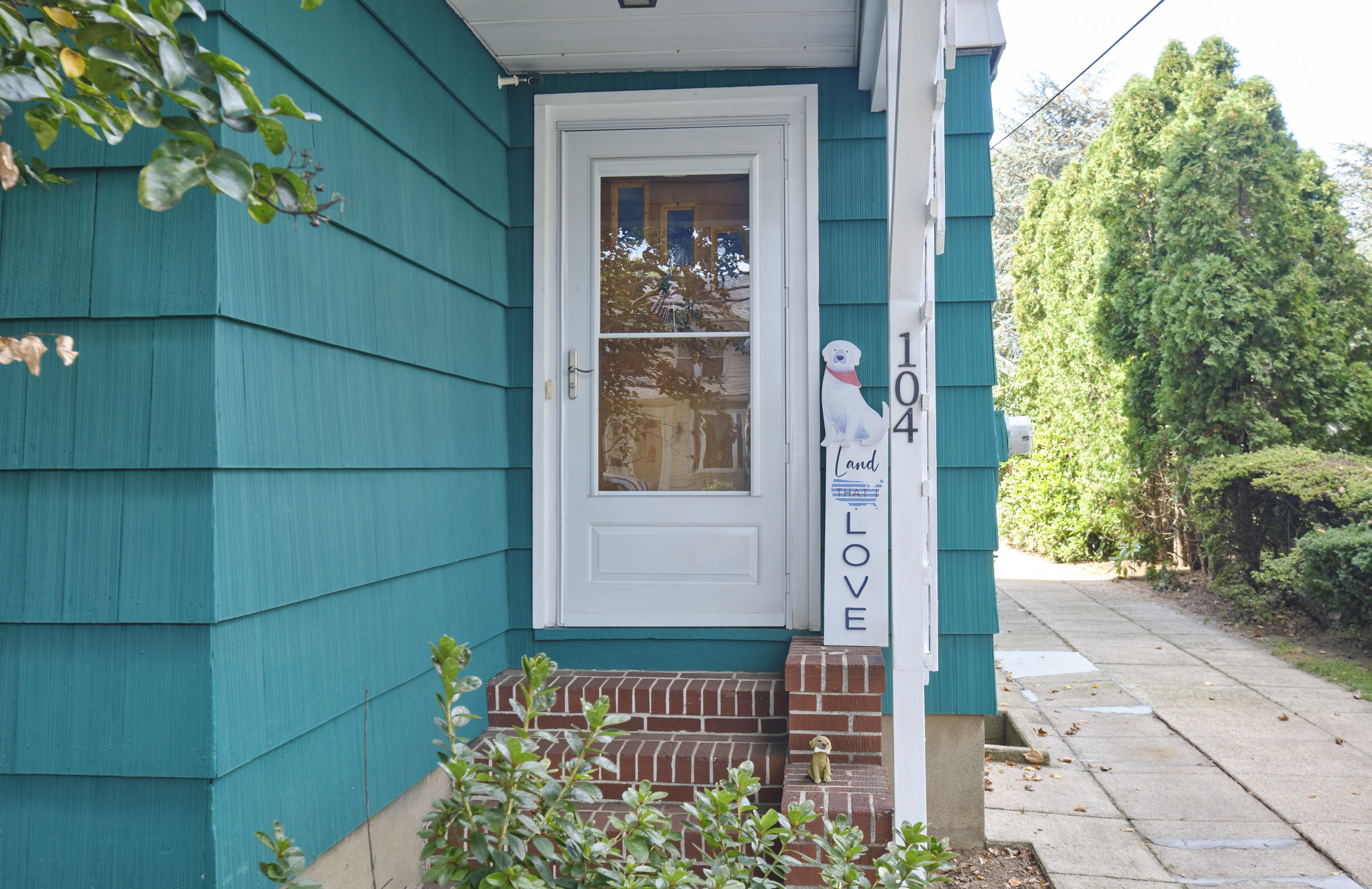 Floral Park, New York, 11001, United States, 3 Bedrooms Bedrooms, ,2 BathroomsBathrooms,Residential,For Sale,1974031