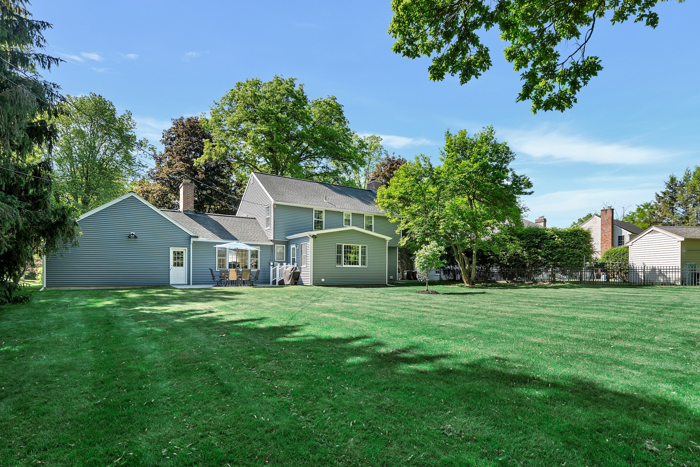  16 Longwood Drive, Bethlehem, NY, 12054 - 物件實景