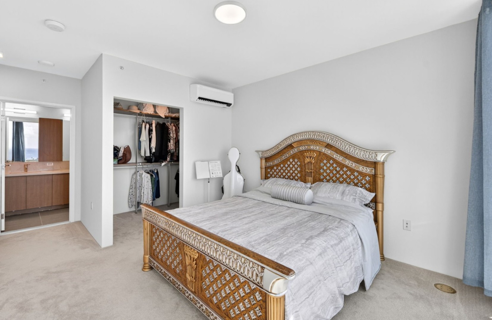 Honolulu, Hawaii, 96814, United States, 2 Bedrooms Bedrooms, ,2 BathroomsBathrooms,Residential,For Sale,1990475